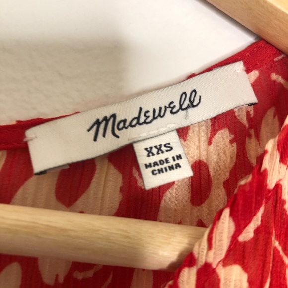 Madewell Crinkle Button Back Tie Tee in Full Bloom - Picture 5 of 7